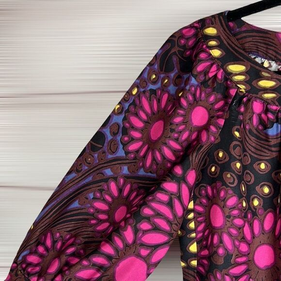 Trina Turk Elbow puff sleeve blouse top 100% silk - Picture 6 of 11